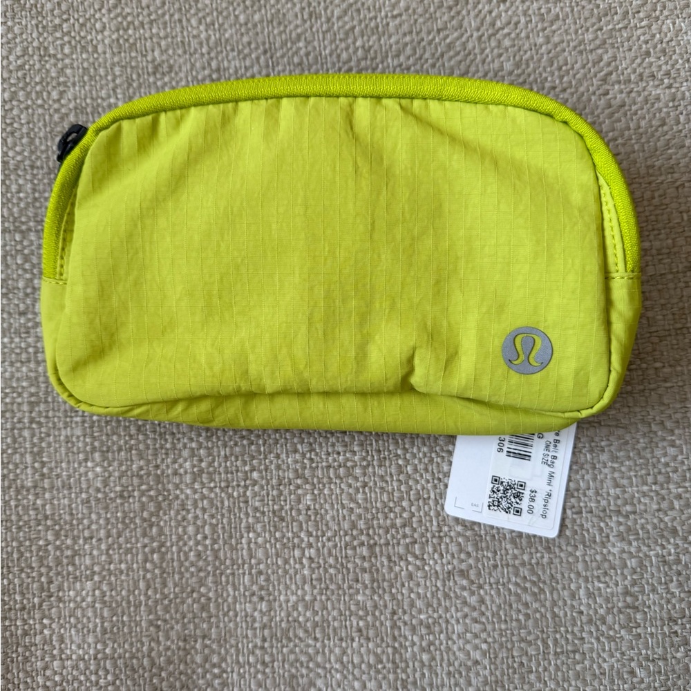 NWT Lululemon Lime Mini Belt Bag